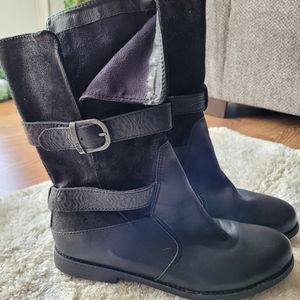 EMU Boots Size 10